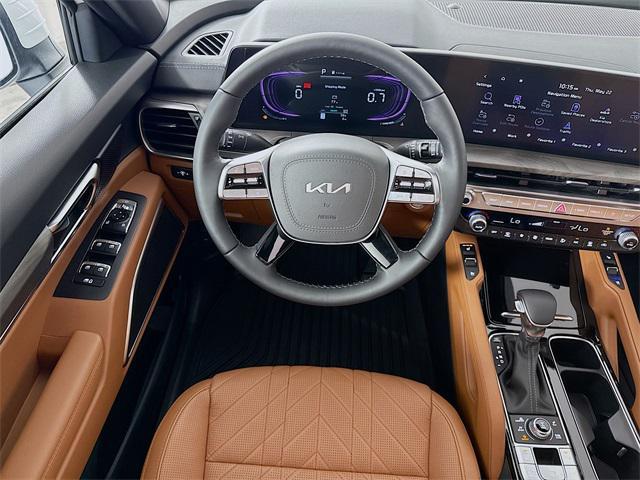 Photo of 2025 Glacial White Pearl Kia Telluride