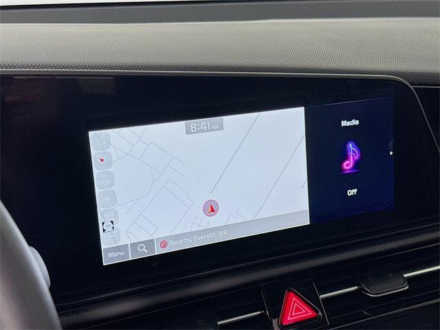 Photo of 2025 Mineral Blue Kia Niro