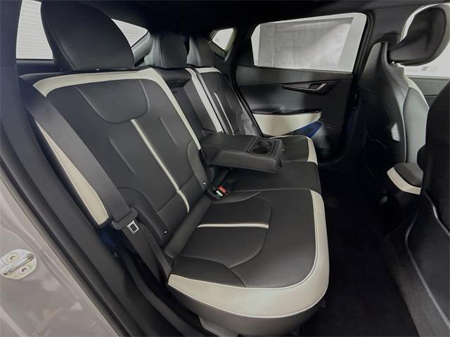 Photo of 2025 Wolf Gray Kia EV6