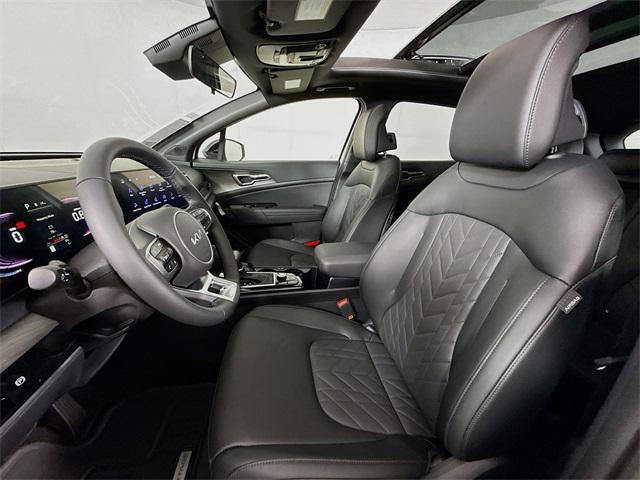 Photo of 2025 Glacial White Pearl Kia Sportage