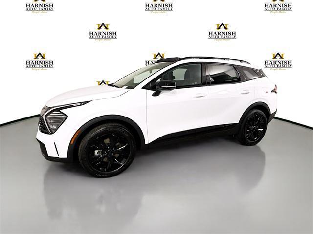 Photo of 2025 Glacial White Pearl Kia Sportage