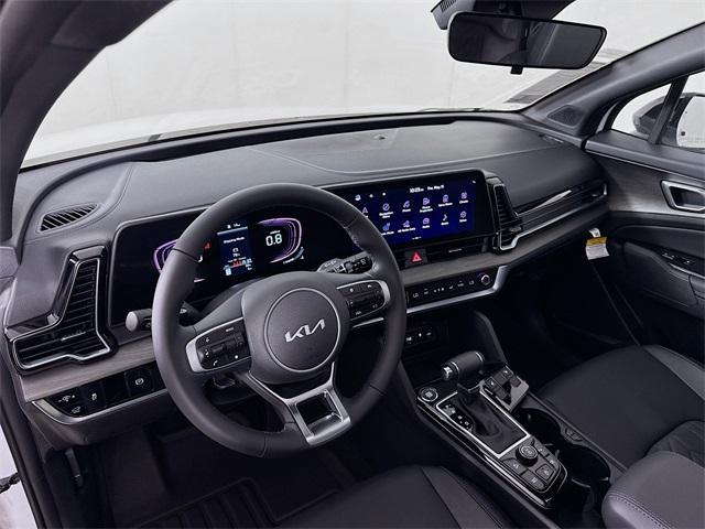 Photo of 2025 Glacial White Pearl Kia Sportage