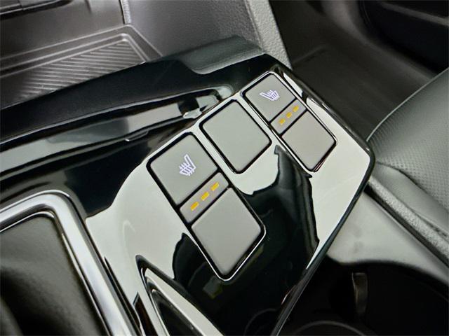Photo of 2025 Glacial White Pearl Kia Sportage