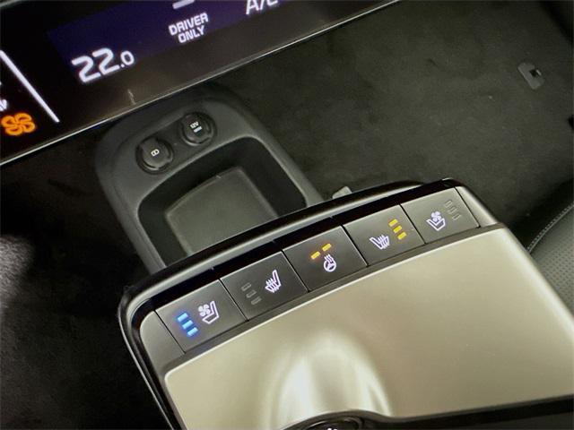 Photo of 2025 White Pearl Kia EV6
