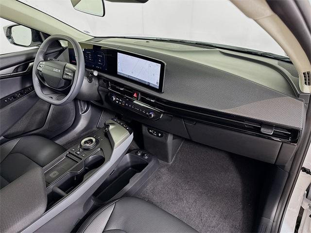Photo of 2025 White Pearl Kia EV6
