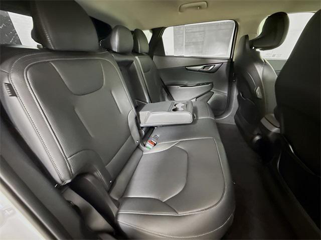 Photo of 2025 White Pearl Kia EV6