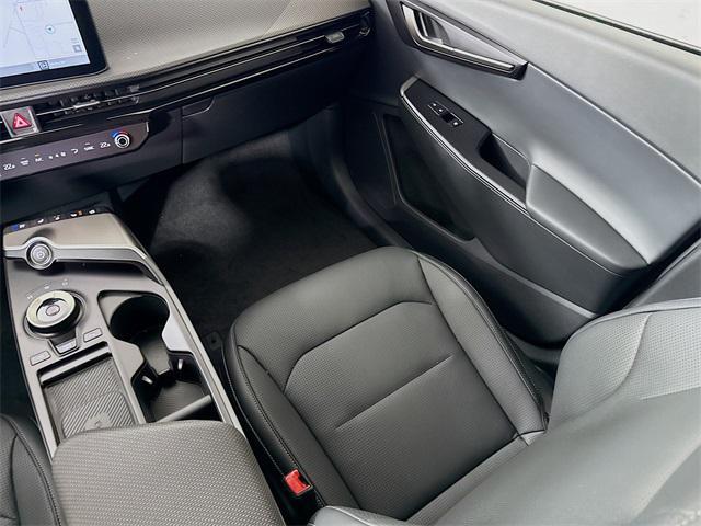 Photo of 2025 White Pearl Kia EV6