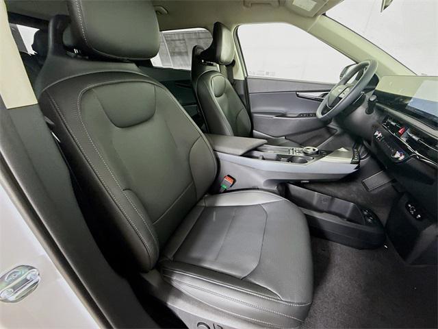Photo of 2025 White Pearl Kia EV6