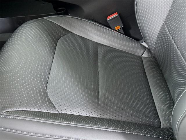 Photo of 2025 White Pearl Kia EV6