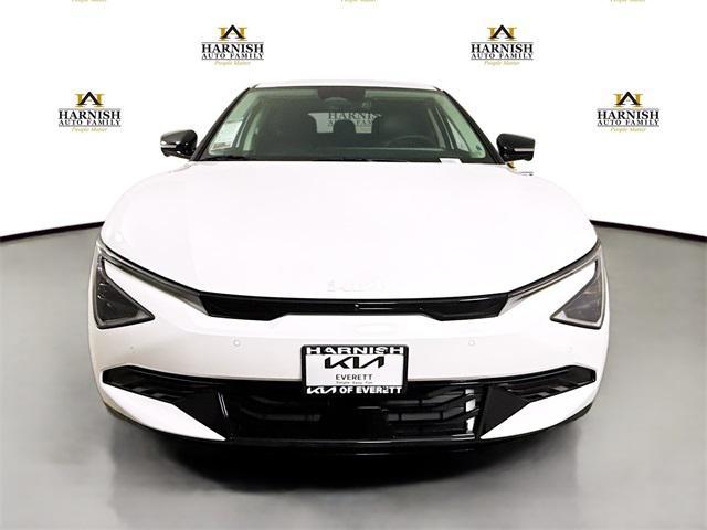 Photo of 2025 White Pearl Kia EV6