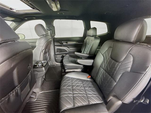 Photo of 2025 Glacial White Pearl Kia Telluride