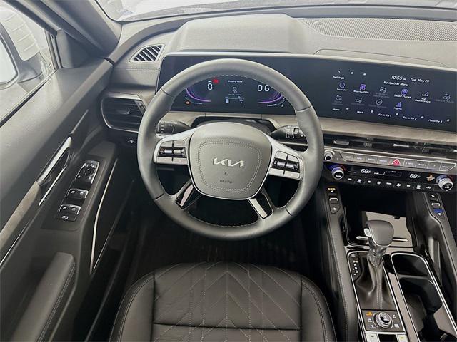 Photo of 2025 Glacial White Pearl Kia Telluride