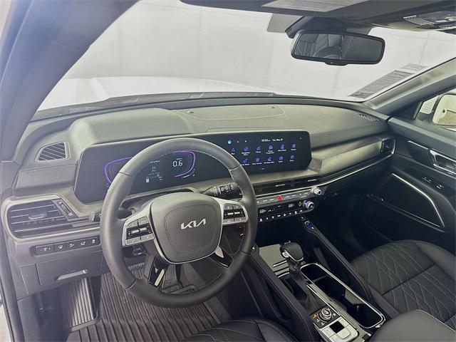 Photo of 2025 Glacial White Pearl Kia Telluride