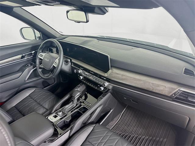 Photo of 2025 Glacial White Pearl Kia Telluride