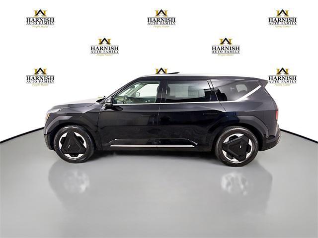 Photo of 2026 Ebony Black Kia EV9