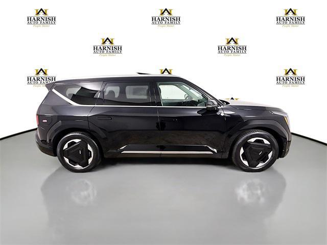 Photo of 2026 Ebony Black Kia EV9