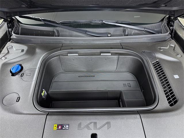 Photo of 2026 Ebony Black Kia EV9