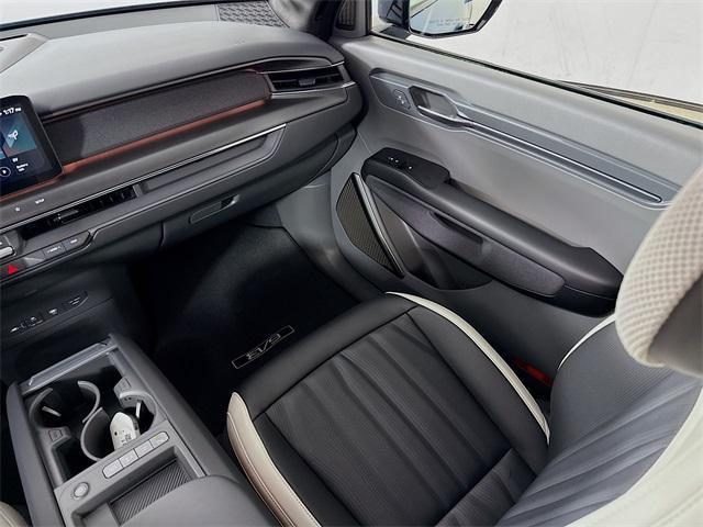 Photo of 2024 Ocean Blue Matte Kia EV9