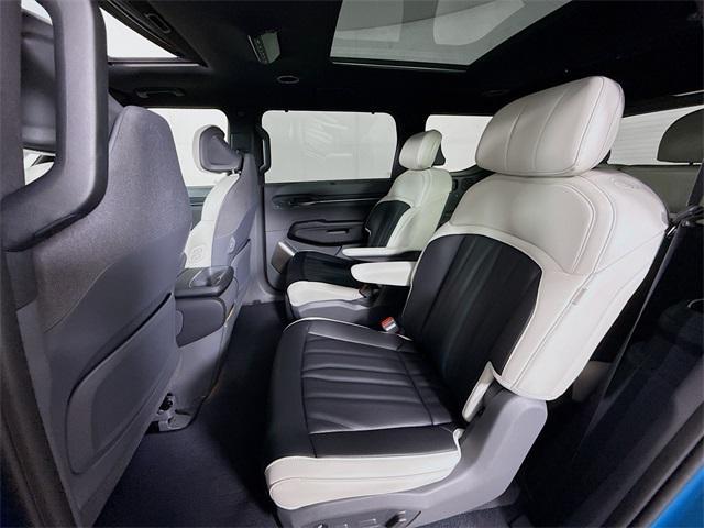 Photo of 2024 Ocean Blue Matte Kia EV9