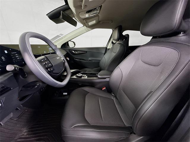 Photo of 2025 Glacier White Pearl Kia EV6