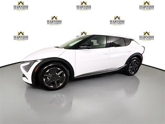 Photo of 2025 Glacier White Pearl Kia EV6