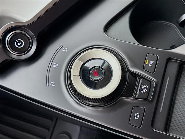 Photo of 2025 Glacier White Pearl Kia EV6