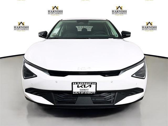 Photo of 2025 Glacier White Pearl Kia EV6