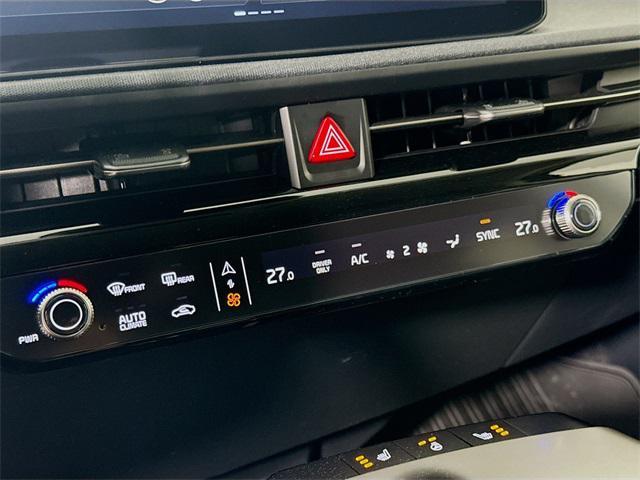 Photo of 2025 Glacier White Pearl Kia EV6