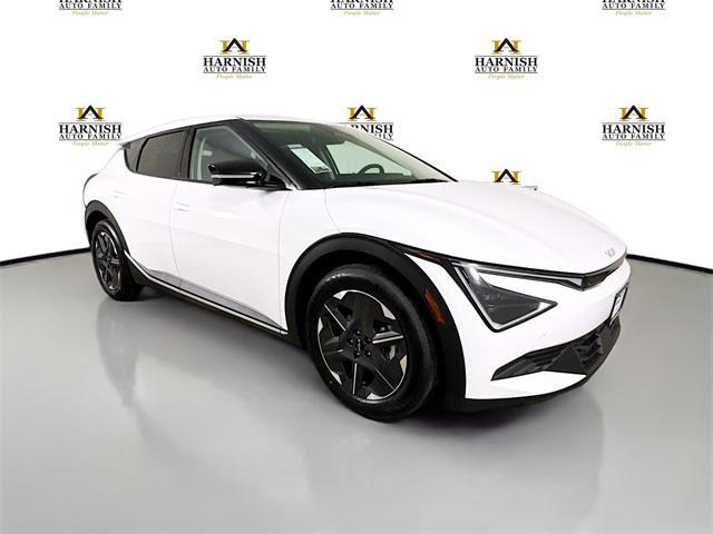 Photo of 2025 Glacier White Pearl Kia EV6