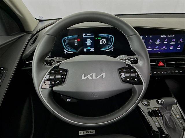 Photo of 2024 Steel Gray Kia Niro