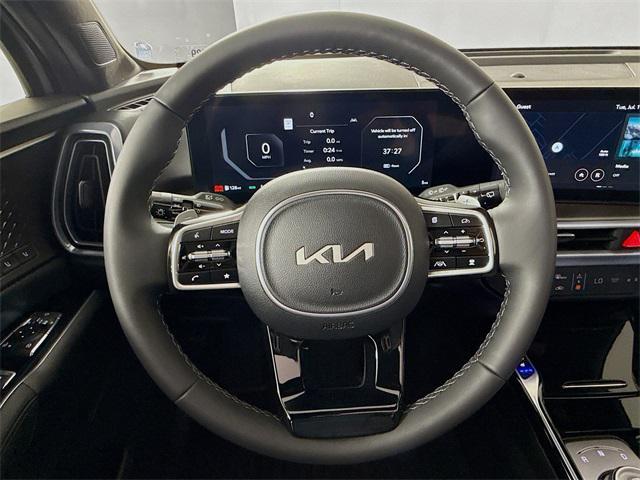 Photo of 2025 Silky Silver Kia Sorento Hybrid