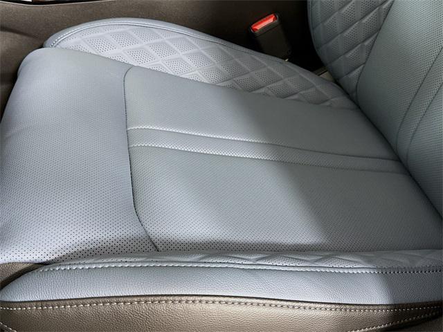 Photo of 2025 Silky Silver Kia Sorento Hybrid