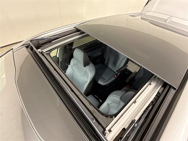 Photo of 2025 Silky Silver Kia Sorento Hybrid