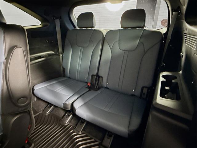 Photo of 2025 Silky Silver Kia Sorento Hybrid