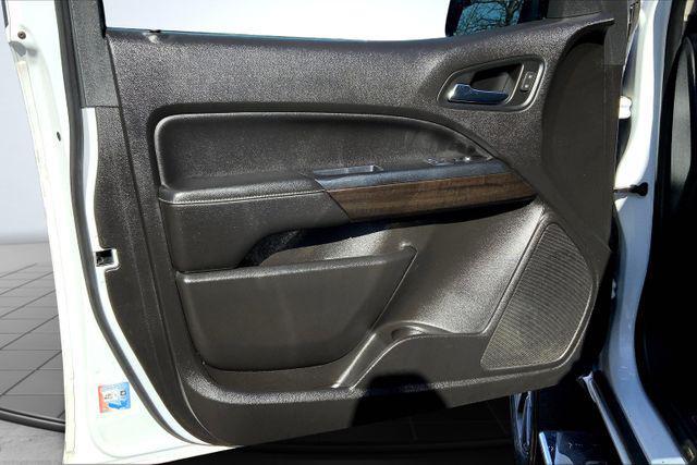 Photo of 2020 Summit White GMC Canyon