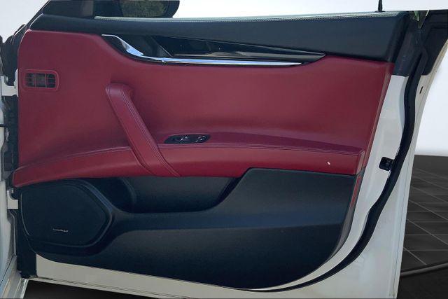 Photo of 2017 Bianco Maserati Quattroporte