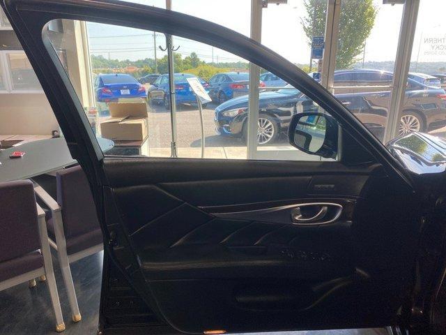 Photo of 2015 Black Obsidian INFINITI Q70L