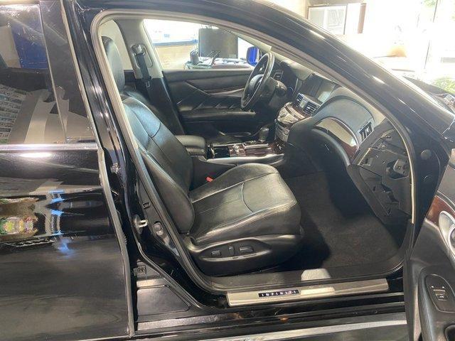 Photo of 2015 Black Obsidian INFINITI Q70L