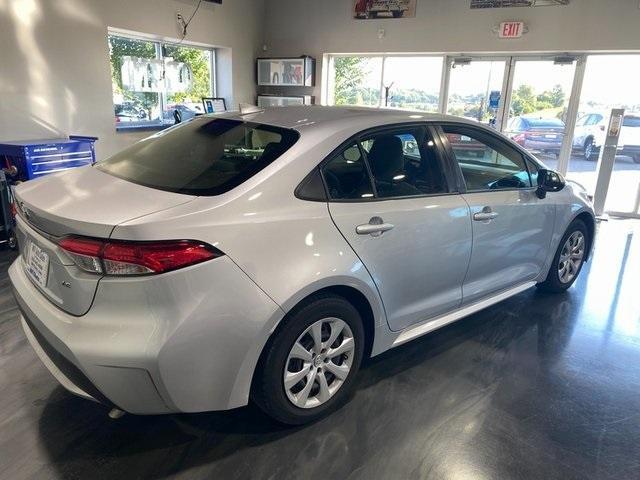 Photo of 2022 Silver Toyota Corolla