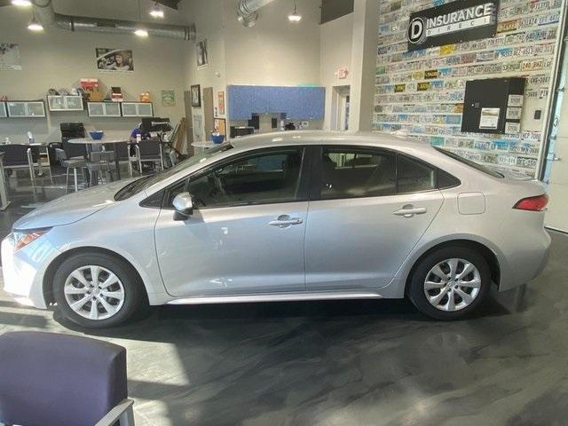 Photo of 2022 Silver Toyota Corolla