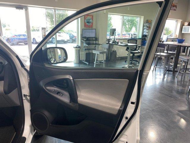 Photo of 2012 White Toyota RAV4