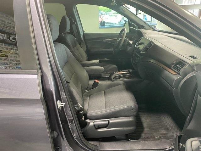 Photo of 2021 Gray Honda Passport