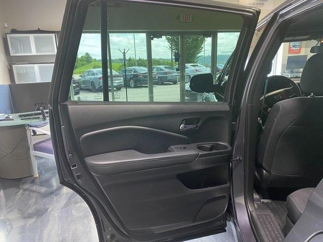 Photo of 2021 Gray Honda Passport