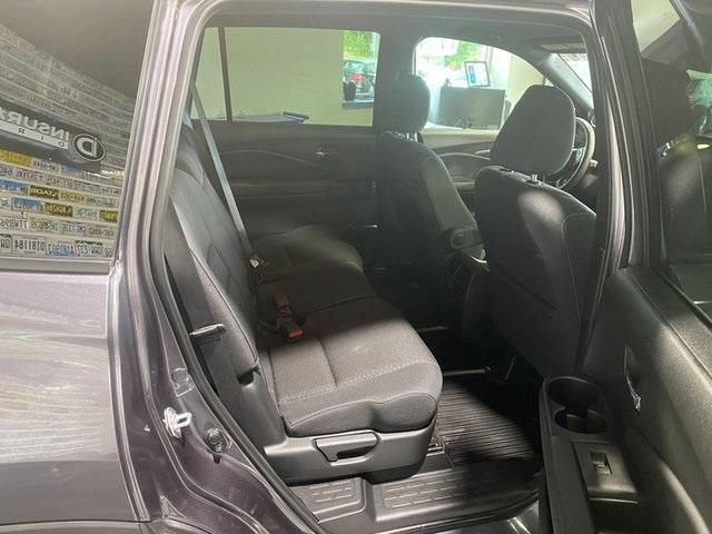 Photo of 2021 Gray Honda Passport