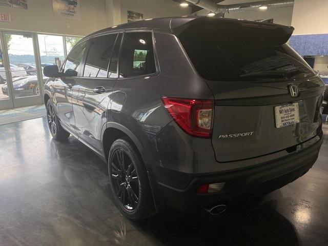 Photo of 2021 Gray Honda Passport