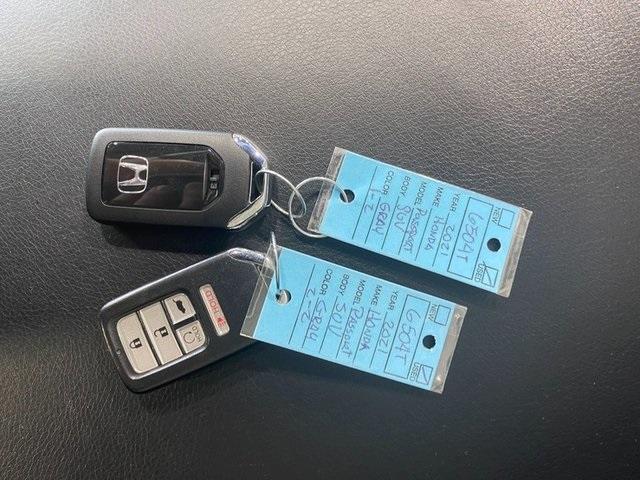Photo of 2021 Gray Honda Passport