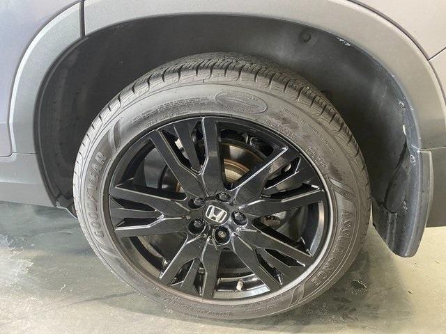 Photo of 2021 Gray Honda Passport
