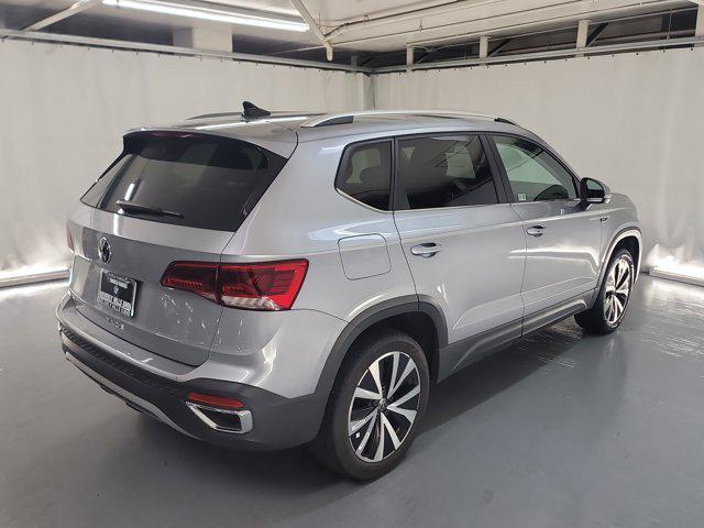 Photo of 2024 Pyrite Silver Metallic Volkswagen Taos
