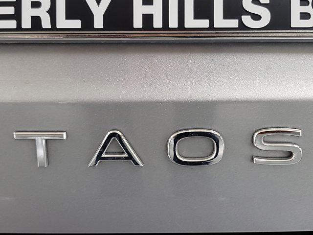 Photo of 2024 Pyrite Silver Metallic Volkswagen Taos
