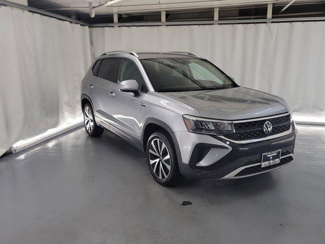 Photo of 2024 Pyrite Silver Metallic Volkswagen Taos